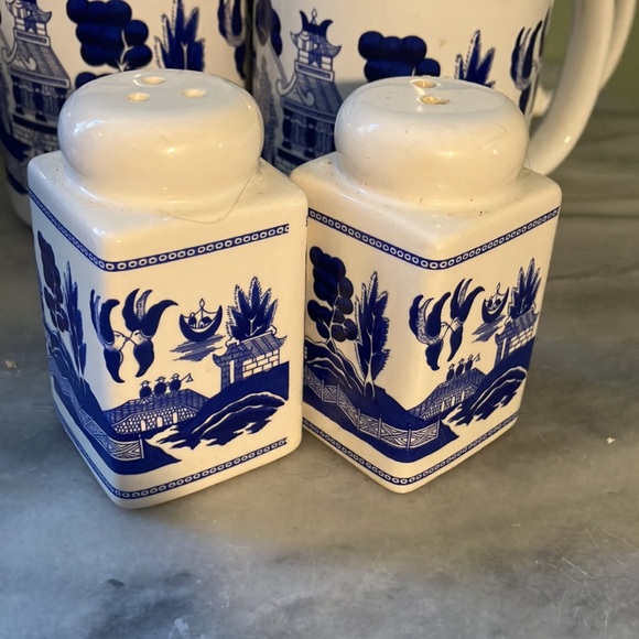 Blue Willow Pagoda Set - Picture 4 of 10